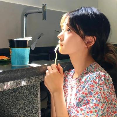 突如其蓝